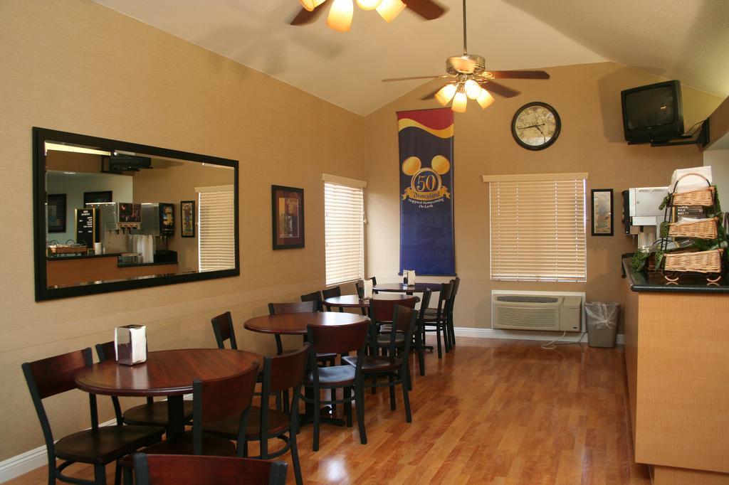 Tropicana Inn & Suites Anaheim Restaurant bilde